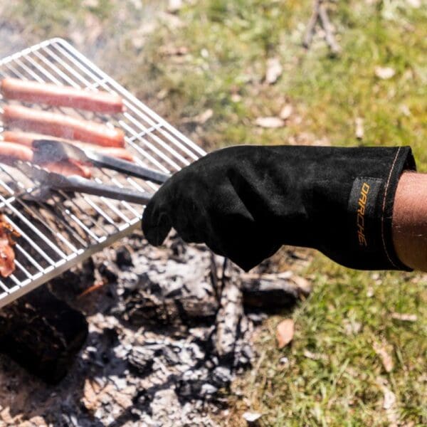 Darche BBQ Grill Gloves Black - Image 2