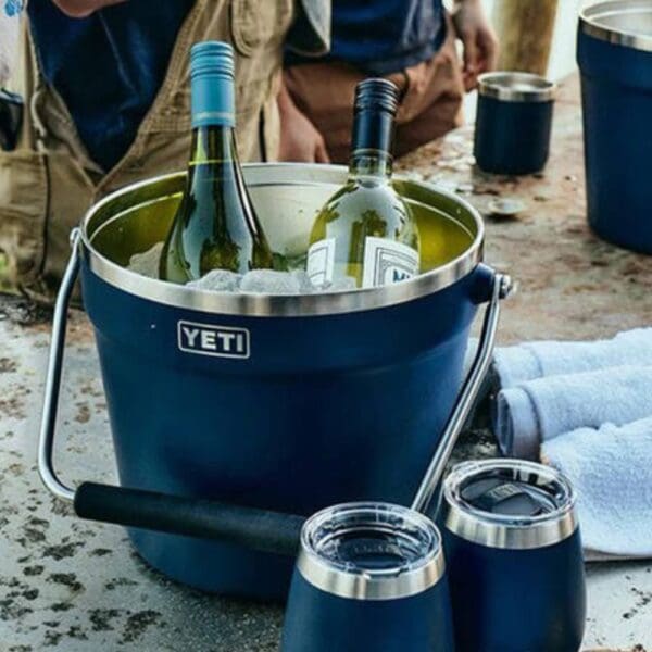 Yeti Rambler Beverage Bucket Navy